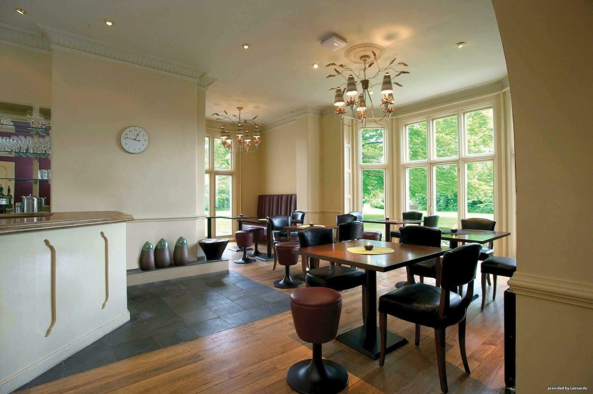 Wrexham Llyndir Hall Hotel, BW Signature Collection Честър Ресторант снимка
