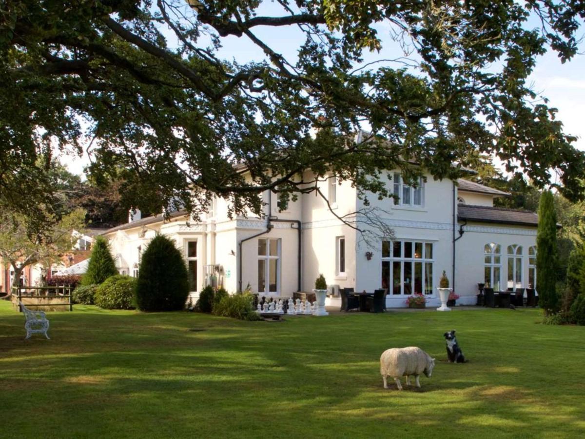 Wrexham Llyndir Hall Hotel, BW Signature Collection Честър Екстериор снимка